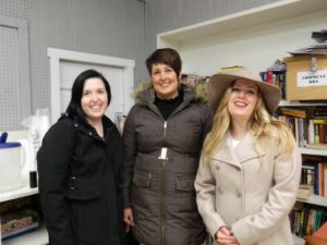 three women volunteers