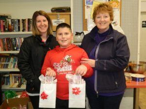 volunteers at Christmas time